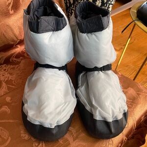 Warm up boot for dance